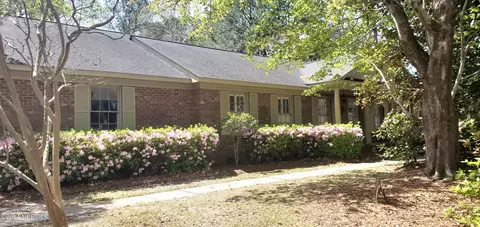 914 Pine Valley Dr, Wilmington, NC 28409