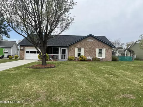 116 Woodbridge Ct, Jacksonville, NC 28540