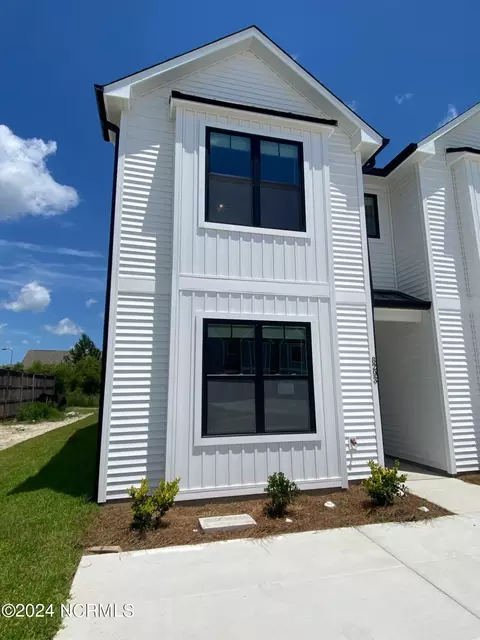 8293 Paramount Pt, Winnabow, NC 28479