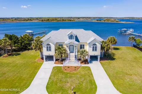 11 Osprey Dr, North Topsail Beach, NC 28460