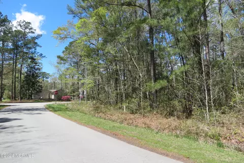 1448 Seafarer Dr, Oriental, NC 28571