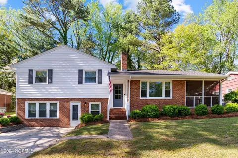 1009 Hillside Dr, Greenville, NC 27858