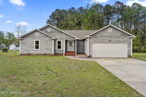 360 Bannermans Mill Rd, Richlands, NC 28574