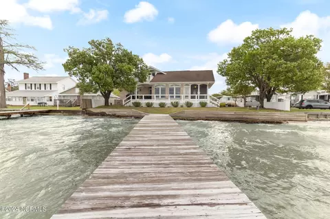 190 Emerald Dr, White Lake, NC 28337