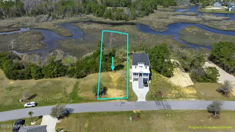 629 Cannonsgate Dr, Newport, NC 28570