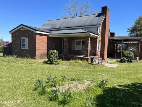 2026 Middle Rd, Trenton, NC 28585