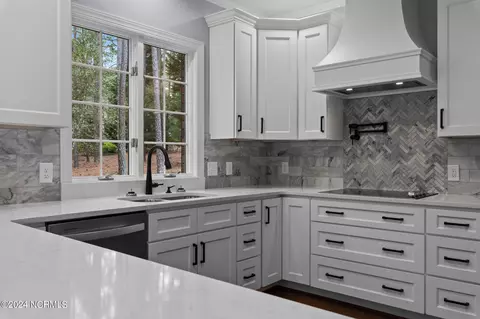 Kitchen - 26 Edinburgh Ln, Pinehurst, NC 28374 photo 4 of 5
