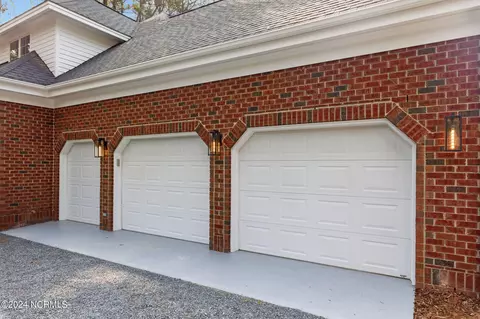 Exterior - 26 Edinburgh Ln, Pinehurst, NC 28374 photo 12 of 17