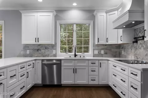 Kitchen - 26 Edinburgh Ln, Pinehurst, NC 28374 photo 3 of 5