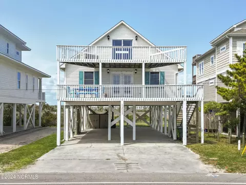 1217 N New River Dr, Surf City, NC 28445