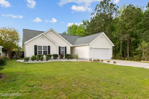 227 Sellhorn Blvd, New Bern, NC 28562