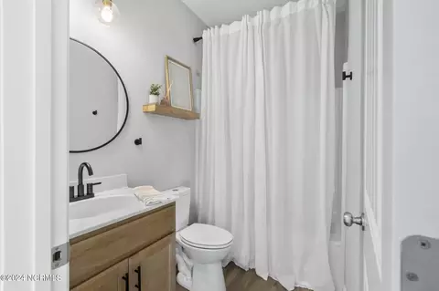 Bath - 335 SW Plantation Dr, Jacksonville, NC 28540 photo 1 of 7