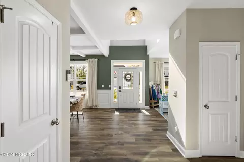 Entry Way - 335 SW Plantation Dr, Jacksonville, NC 28540 photo 3 of 6