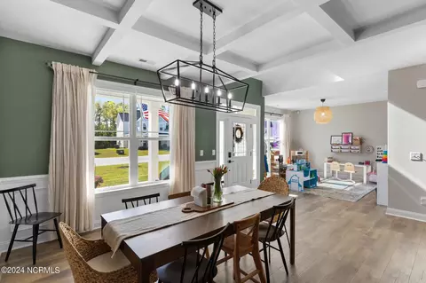 Dining - 335 SW Plantation Dr, Jacksonville, NC 28540 photo 2 of 2