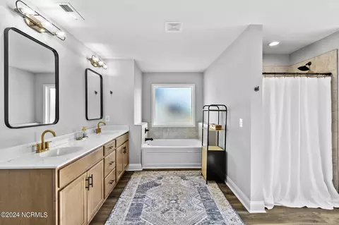Bath - 335 SW Plantation Dr, Jacksonville, NC 28540 photo 6 of 7