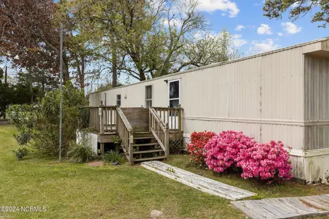 119 Rattan St, Newport, NC 28570