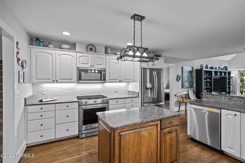 Kitchen - 101 Newport Ct, Chocowinity, NC 27817 photo 3 of 3