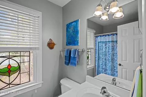 Bath - 101 Newport Ct, Chocowinity, NC 27817 photo 6 of 6