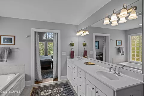 Bath - 101 Newport Ct, Chocowinity, NC 27817 photo 2 of 6