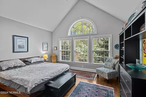 Bedroom - 101 Newport Ct, Chocowinity, NC 27817 photo 2 of 10