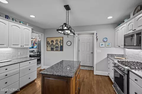 Kitchen - 101 Newport Ct, Chocowinity, NC 27817 photo 2 of 3