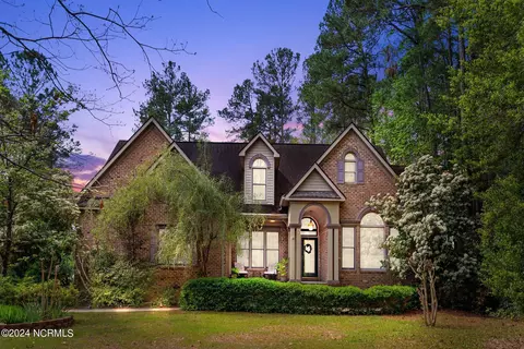 514 Pamlico River Dr, Washington, NC 27889