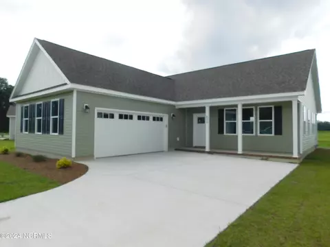 605 Bright Harvest Dr, Maysville, NC 28555