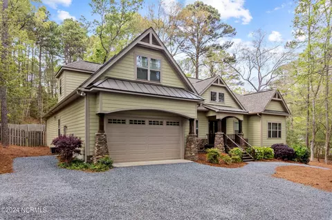 208 Rob Roy Rd, Southern Pines, NC 28387