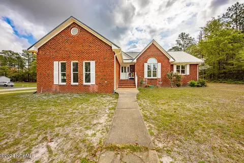 535 Phillips Dr, Minnesott Beach, NC 28510