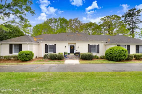510 Walnut Creek Dr, Goldsboro, NC 27534