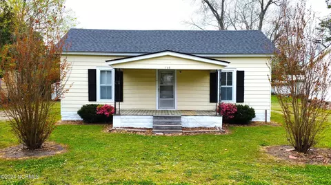 106 S Washington St, Pikeville, NC 27863