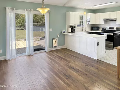 104 Derby Ln, Hampstead, NC 28443 photo 5
