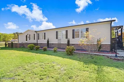 109 Barnwell Rd, Dudley, NC 28333