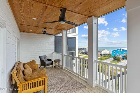 Exterior - 809 Emerald Dr #WEST, Emerald Isle, NC 28594 photo 10 of 18