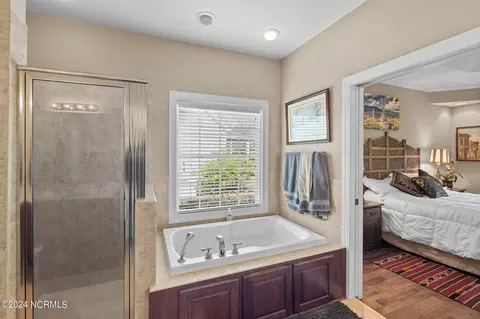 Bath - 1400 Potomac Dr, Chocowinity, NC 27817 photo 2 of 7