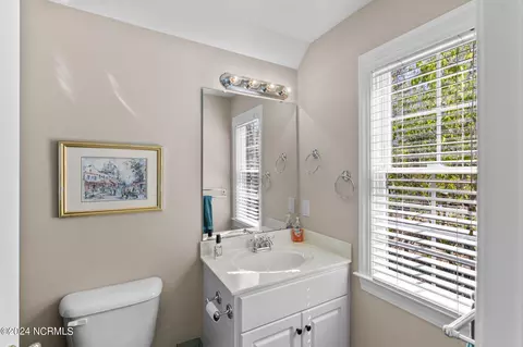 Bath - 1400 Potomac Dr, Chocowinity, NC 27817 photo 6 of 7