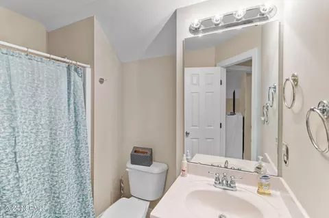 Bath - 1400 Potomac Dr, Chocowinity, NC 27817 photo 7 of 7