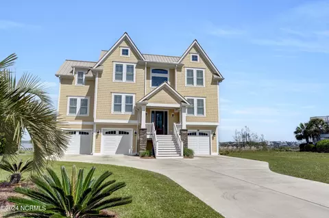36 Sailview Dr, North Topsail Beach, NC 28460