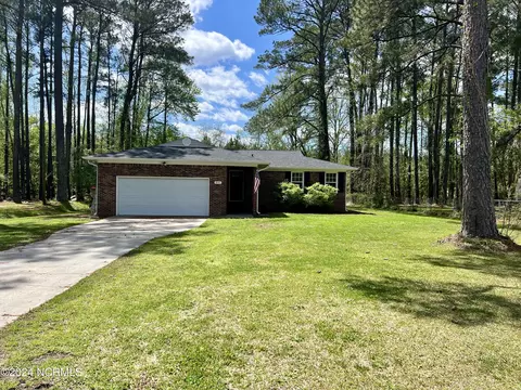 801 Staples Mill Rd, Jacksonville, NC 28540