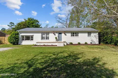 18 Green Meadows Dr, Wilmington, NC 28405