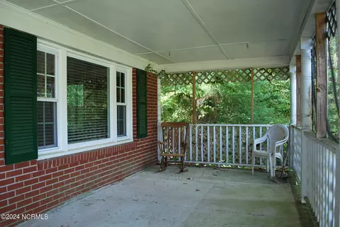 Exterior - 10214 Nc 33, Chocowinity, NC 27817 photo 4 of 16