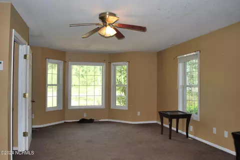 Living - 10214 Nc 33, Chocowinity, NC 27817 photo 1 of 1