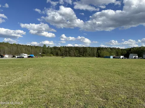 17 Lt Harrell Farm Ln, Gates, NC 27937