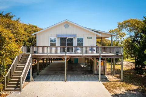 106 Robin St, Emerald Isle, NC 28594