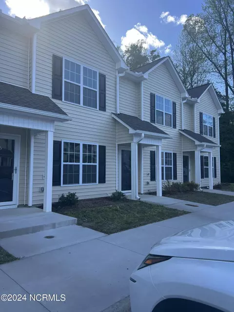1241 Cross Creek Cir #8, Greenville, NC 27834