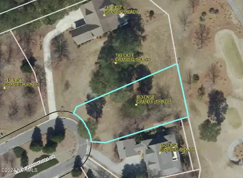 153 E Grandiflora Dr, Wallace, NC 28466 photo 2