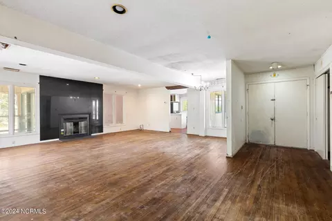 Living - 100 Deer Run, Hubert, NC 28539 photo 1 of 5