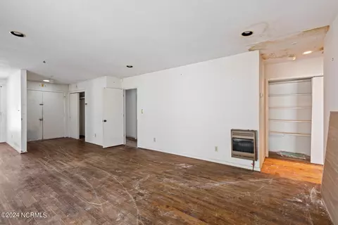 Living - 100 Deer Run, Hubert, NC 28539 photo 2 of 5