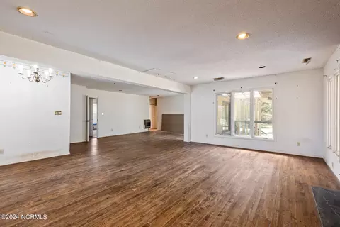 Living - 100 Deer Run, Hubert, NC 28539 photo 5 of 5