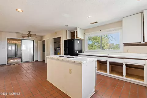 Kitchen - 100 Deer Run, Hubert, NC 28539 photo 3 of 3